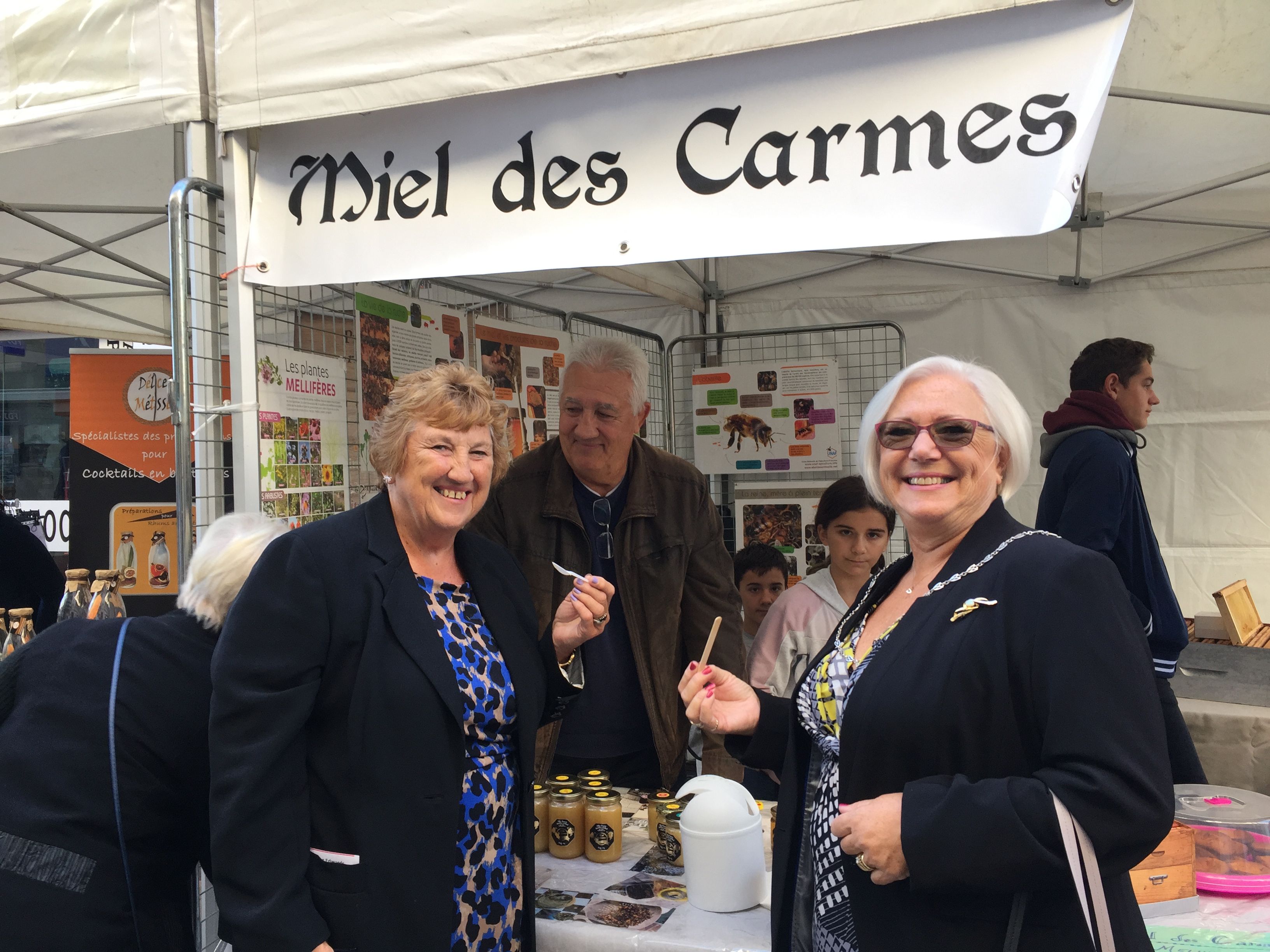 Dégustation du miel des Carmes par Monsieur François Pillas